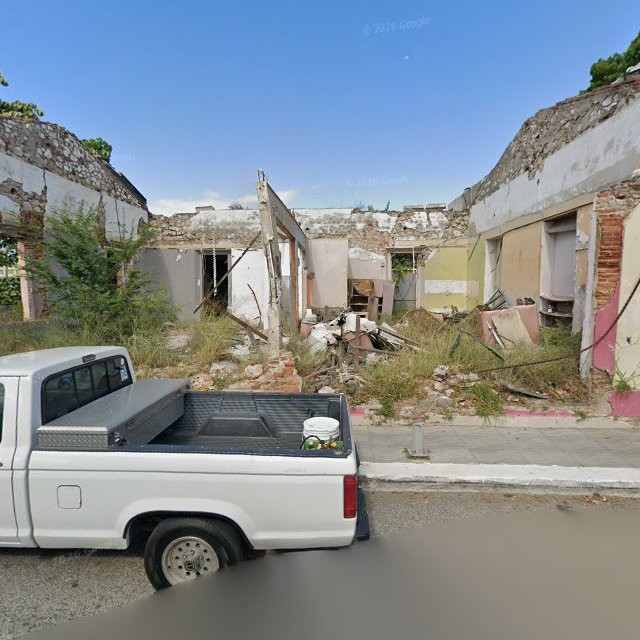 Propiedad declarada estorbo público en Ruinas gris PR-32, Guánica, Puerto Rico, Guánica