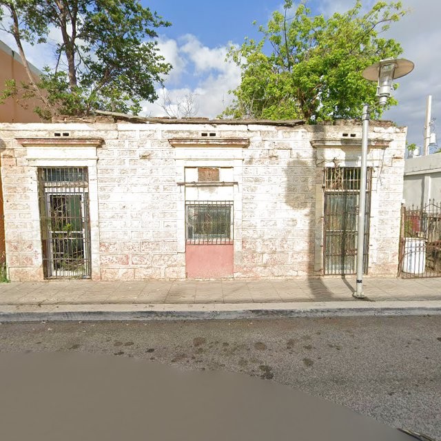 Propiedad declarada estorbo público en Estructura amarilla PR-332 Calle 25 de julio, Guánica, Puerto Rico, Guánica