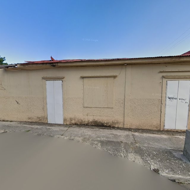Propiedad declarada estorbo público en Casa crema PR-332 Calle 25 de Julio esq. Jesús T. Piñero, Guánica, Puerto Rico, Guánica