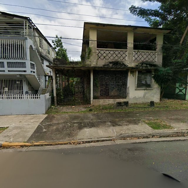 Propiedad declarada estorbo público en CVJH+9G Guaynabo, Puerto Rico 00926, Guaynabo