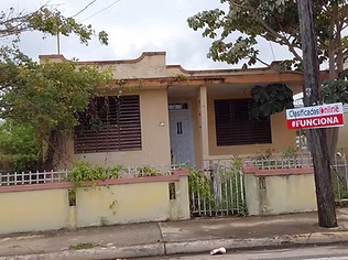 Propiedad declarada estorbo público en 71 Ave. Lulio E. Saavedra, Isabela