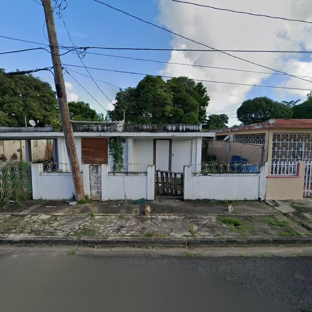 Propiedad declarada estorbo público en UrB. ValenCia 2 # 39, Juncos, Puerto Rico, Juncos