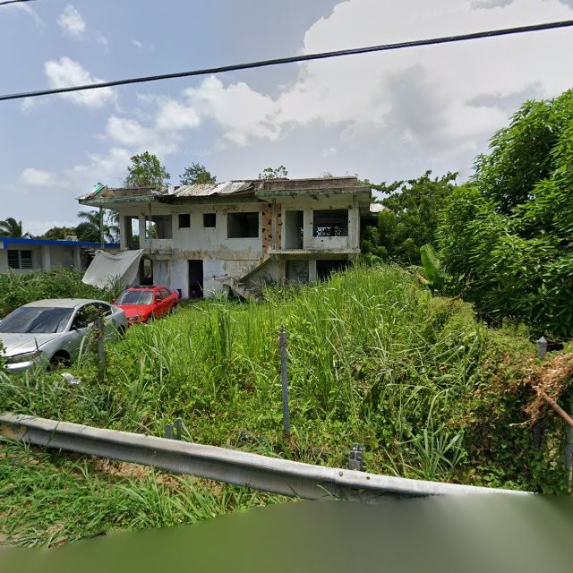 Propiedad declarada estorbo público en 97H4+V8 Luquillo, Puerto Rico 00773, Luquillo