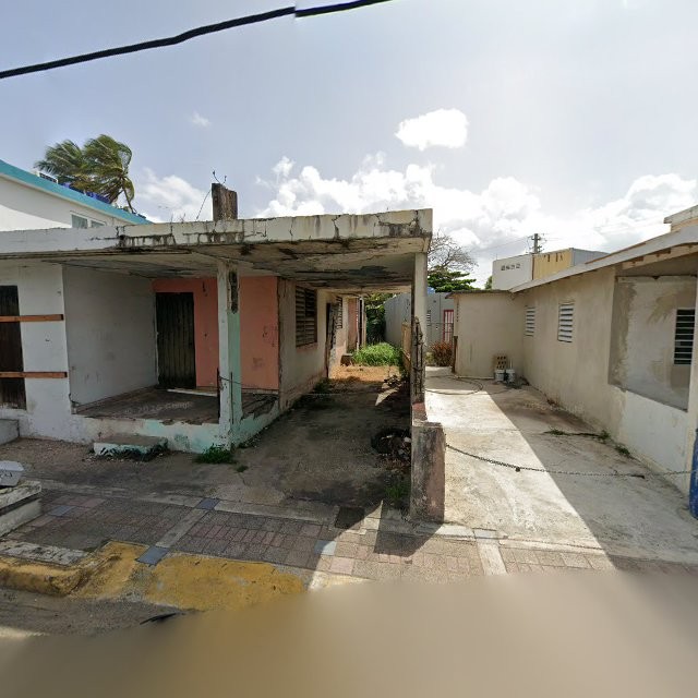 Propiedad declarada estorbo público en 97GM+PC Luquillo, Puerto Rico 00773, Luquillo