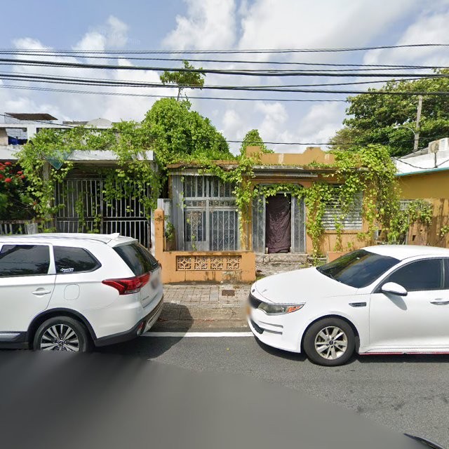 Propiedad declarada estorbo público en 97GJ+WX Luquillo, Puerto Rico 00725, Luquillo