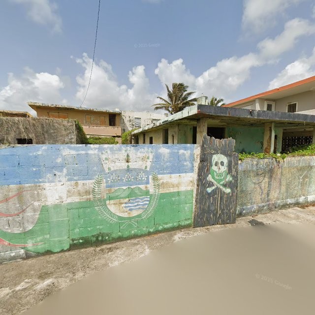 Propiedad declarada estorbo público en 97GM+GW Luquillo, Puerto Rico 00792, Luquillo