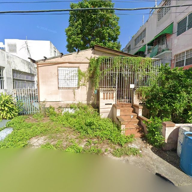 Propiedad declarada estorbo público en CWXR+VJ San Juan, Puerto Rico 00911, San Juan