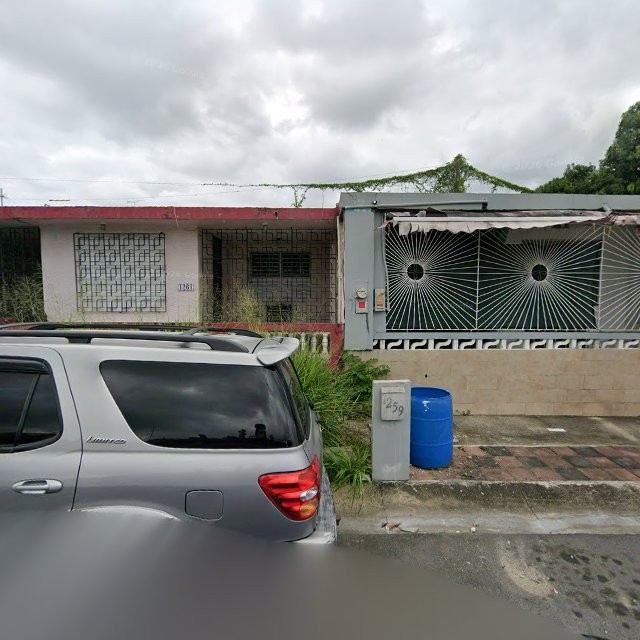 nuisance property at CW28+24 San Juan, Puerto Rico 00921