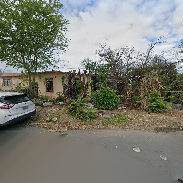 nuisance property at CW2F+27 San Juan, Puerto Rico 00921