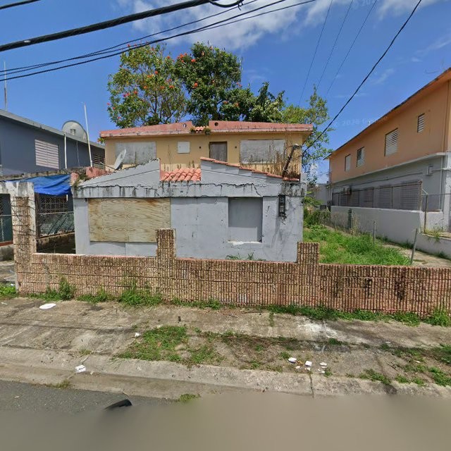 Propiedad declarada estorbo público en CPVX+P4 Toa Baja, Puerto Rico 00662, Toa Baja
