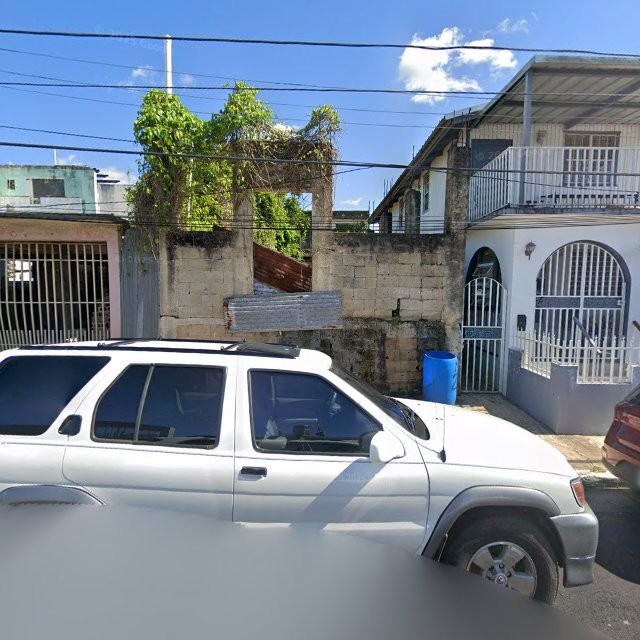 Propiedad declarada estorbo público en CM7C+4Q Vega Alta, Puerto Rico 00692, Vega Alta
