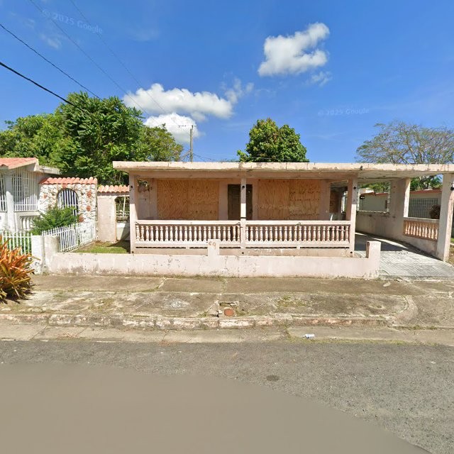 Propiedad declarada estorbo público en CHXQ+VX Vega Baja, Puerto Rico 00936, Vega Baja